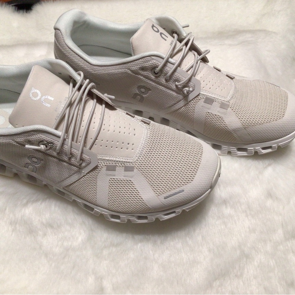 On cloud 5 tennis shoes